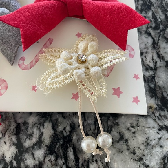 New Christmas Magic Is In The Hair Assorted Christmas Bows and Barrettes - Picture 9 of 13